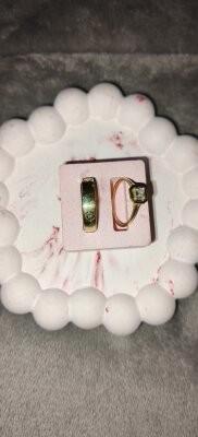 Présentoirs à bagues, formes diverses, cadeaux magnifiques, fabriqués sur mesure sur commande.